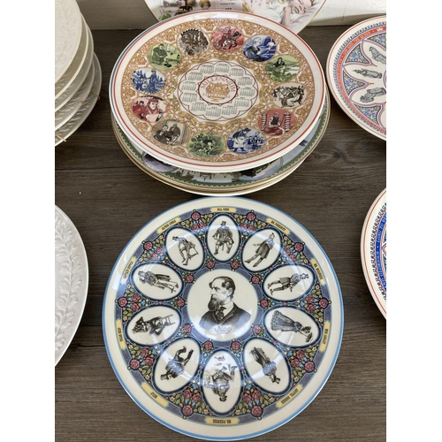 402 - A collection of ceramic collector's plates to include Adams The Birds of America, Coalport Queen Eli... 