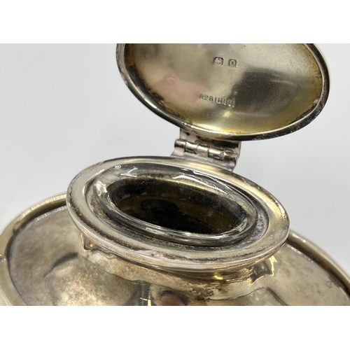 1250 - An Asprey & Co Ltd hallmarked Birmingham silver inkwell with glass liner, dated 1938 - approx. gross... 