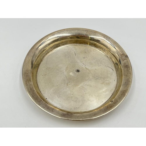 1251 - A hallmarked Birmingham silver circular dish, dated 1969 - approx. gross weight 80 grams and approx.... 