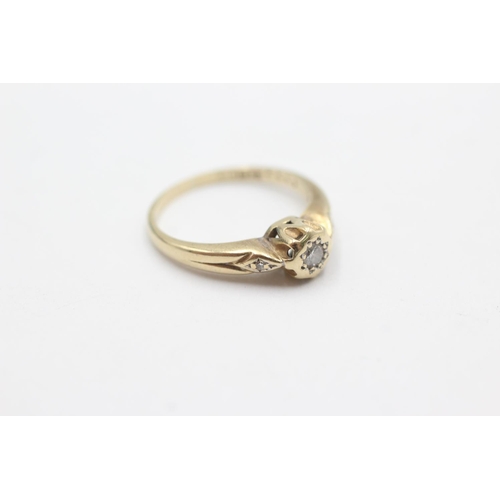 1023 - A 9ct gold diamond three stone cathedral setting ring, size L - approx. gross weight 2.1 grams