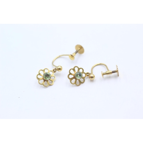 1055 - A pair of 9ct gold green paste drop screw-back earrings - approx. gross weight 1.2 grams