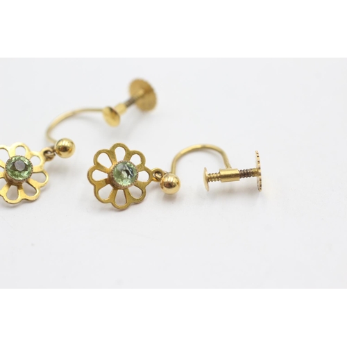 1055 - A pair of 9ct gold green paste drop screw-back earrings - approx. gross weight 1.2 grams