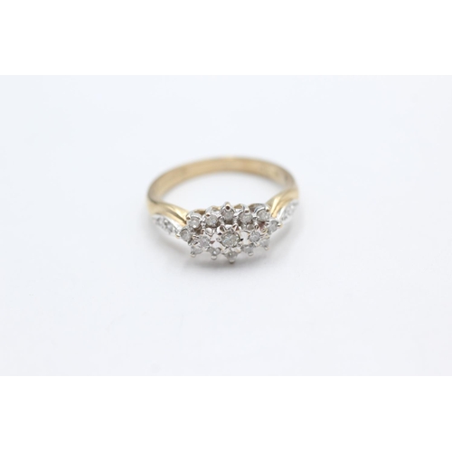 1059 - A 9ct gold diamond cluster ring, size N½ - approx. gross weight 2.5 grams