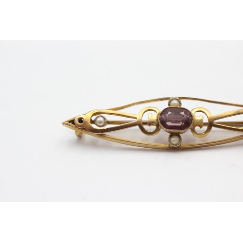 1072 - A 9ct gold amethyst and seed pearl brooch - approx. gross weight 2.2 grams