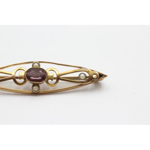 1072 - A 9ct gold amethyst and seed pearl brooch - approx. gross weight 2.2 grams