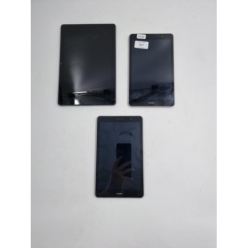 745 - Three Huawei Mediapad tablets, one AGR-W09 and two KOB-L09