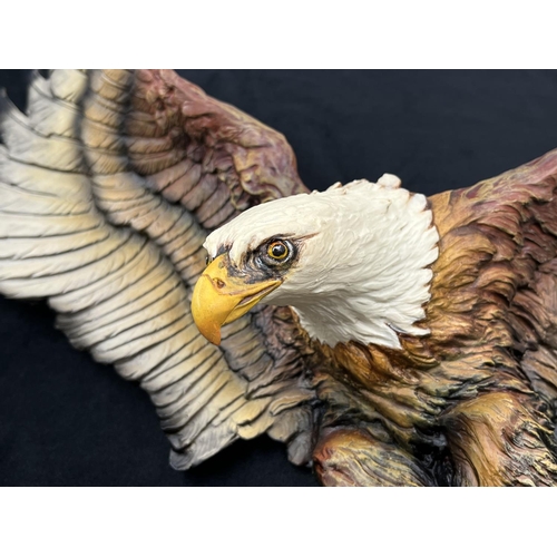 286B - A Bossons Fraser Art American Bald Eagle PVC wall plaque figurine with certificate of authenticity -... 