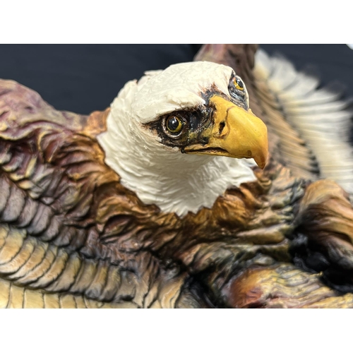 286B - A Bossons Fraser Art American Bald Eagle PVC wall plaque figurine with certificate of authenticity -... 