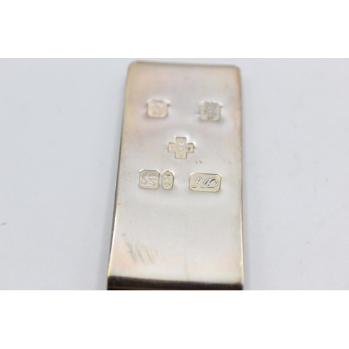 1273 - A hallmarked Edinburgh silver Millennium money clip - approx. gross weight 29 grams and 6cm long