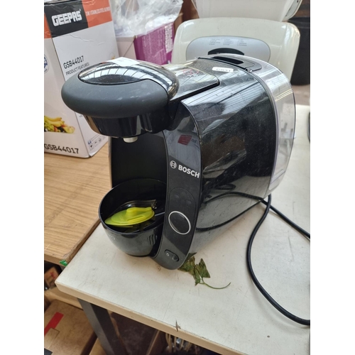 811 - Two items, one Bosch Tassimo coffee machine and one Morphy Richards Fast Bake bread maker