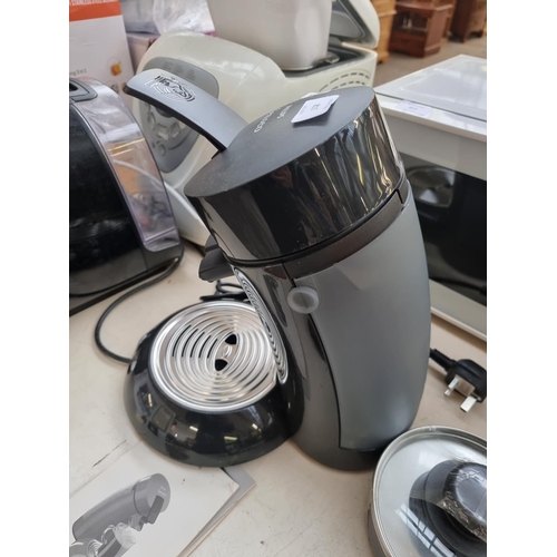 813 - A Philips Senseo coffee machine