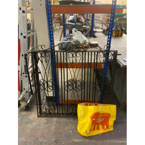 552 - A pair of Victorian style cast iron garden gates with fittings - approx. 109cm high x 115cm wide