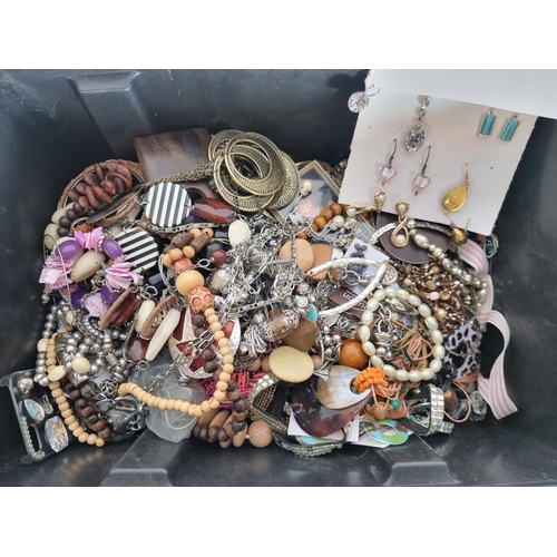 368 - Approx. 8kg of costume jewellery