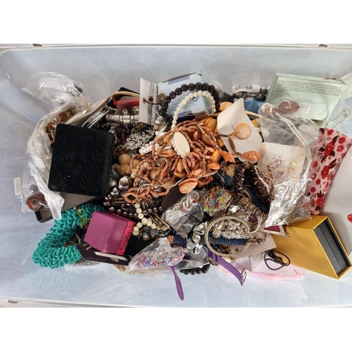 374 - Approx. 10kg of costume jewellery