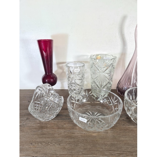 262 - Nine pieces of glassware to include Elizabeth hand cut lead crystal 22cm vase, two cut glass bowls, ... 