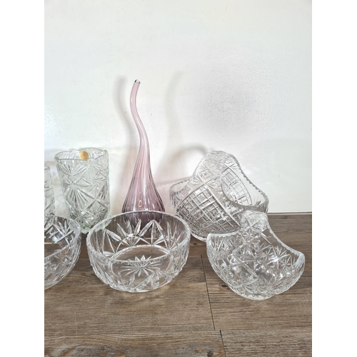 262 - Nine pieces of glassware to include Elizabeth hand cut lead crystal 22cm vase, two cut glass bowls, ... 