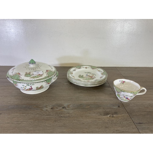 252 - A large collection of Copeland Late Spode Ledoux china to include two tureens, meat plate etc.