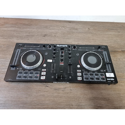 795 - A Numark Serato DJ controller