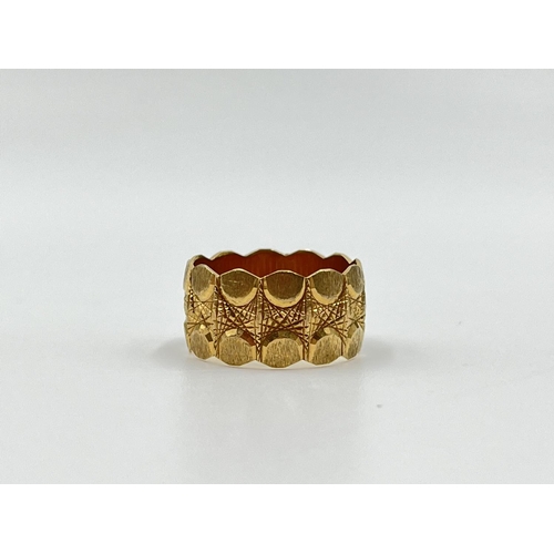 1080 - A Berker Brothers Ltd hallmarked London 9ct gold textured ring, size N - approx. gross weight 4.09 g... 