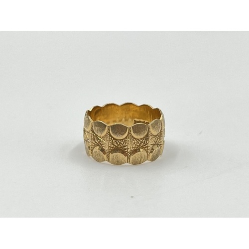 1080 - A Berker Brothers Ltd hallmarked London 9ct gold textured ring, size N - approx. gross weight 4.09 g... 