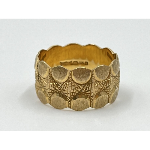 1080 - A Berker Brothers Ltd hallmarked London 9ct gold textured ring, size N - approx. gross weight 4.09 g... 