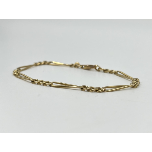 1085 - A hallmarked 9ct gold 19cm bracelet - approx. gross weight 6.3 grams