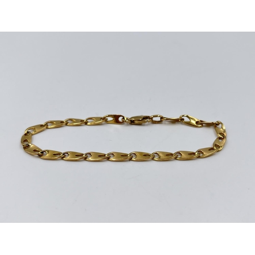 1090 - A hallmarked Sheffield import 9ct gold 18cm bracelet - approx. gross weight 5 grams