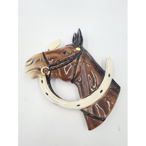 197 - A Beswick horse wall plaque, model no. 806 - approx. 17cm high x 18cm wide