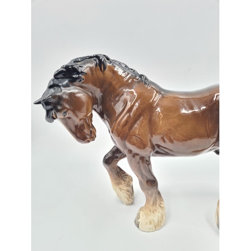 246A - A Beswick shire horse figurine - approx. 21cm high x 30cm long