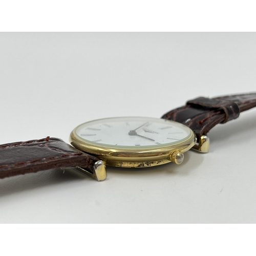 1126 - A quartz men's wristwatch