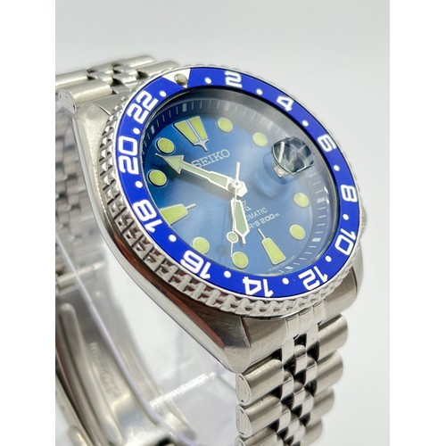 1168A - A Seiko X automatic 42mm modded men's wristwatch - ref. 7002-700J