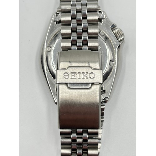 1168A - A Seiko X automatic 42mm modded men's wristwatch - ref. 7002-700J