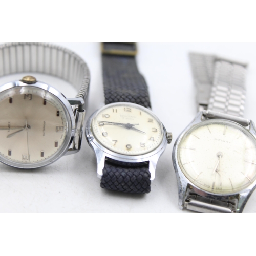 1232 - Four vintage mechanical men's wristwatches to include Rotary, Avia etc.