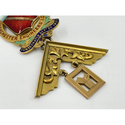 1167 - A George Kenning & Son hallmarked London 9ct gold and enamel Manchester Engineers' Lodge Masonic jew... 