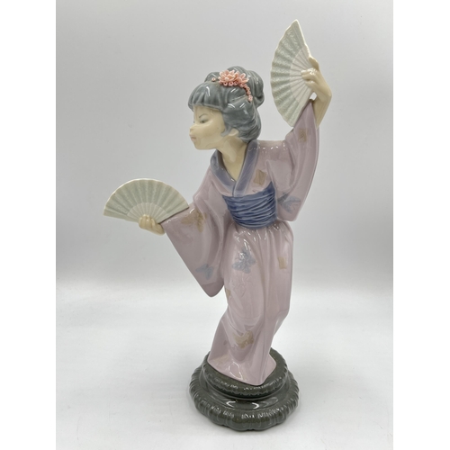 169 - A Lladro Madame Butterfly figurine, model no. 4991 - approx. 30cm high