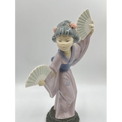 169 - A Lladro Madame Butterfly figurine, model no. 4991 - approx. 30cm high