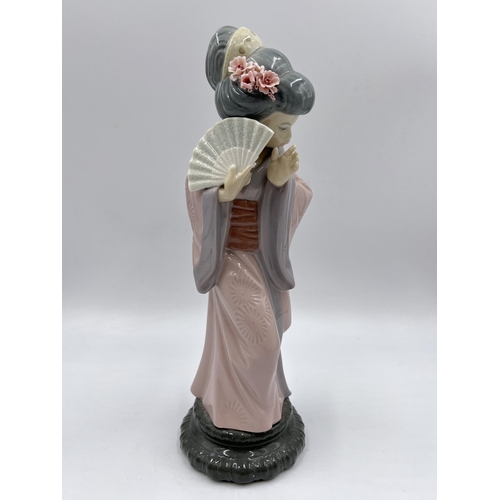 170 - A Lladro Timid Japanese Geisha Girl figurine model no. 4990 - approx. 29cm high