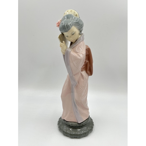 170 - A Lladro Timid Japanese Geisha Girl figurine model no. 4990 - approx. 29cm high