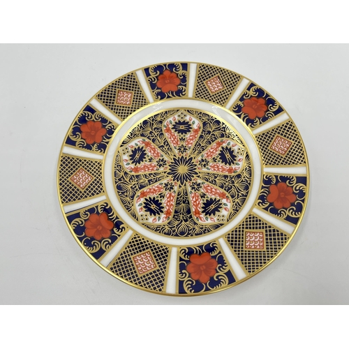 198 - A Royal Crown Derby 1128 Old Imari 16cm plate