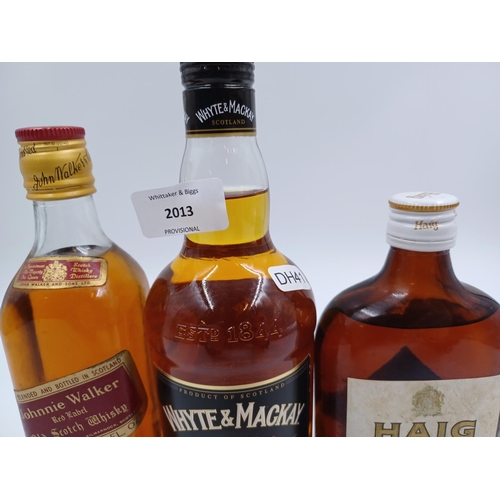 551 - Three bottles of blended Scotch whisky, one 70cl Whyte & Mackay - bottled at 40%, one 13⅓ fl. oz. Ha... 