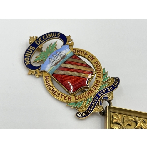 1167 - A George Kenning & Son hallmarked London 9ct gold and enamel Manchester Engineers' Lodge Masonic jew... 