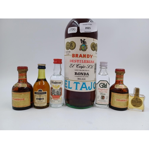 560 - Seven items, one 1L bottle of El Tajo Brandy - bottled at 36% and six miniatures to include Martell ... 