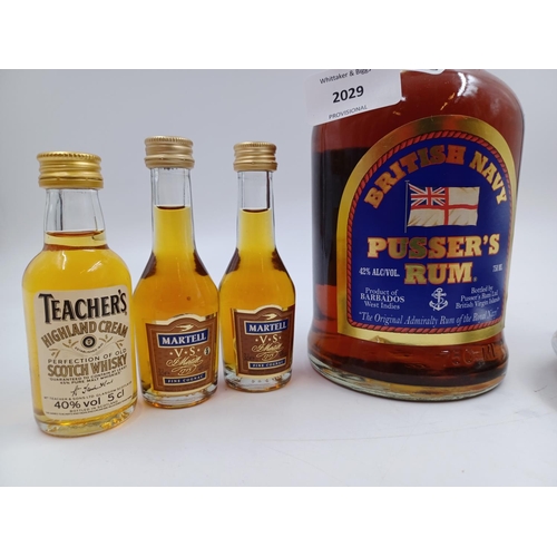 570 - Five items, one 75cl Barbadian Pusser's Navy rum - bottled at 42%, one Grants of Dalvey 'The Dalvey ... 