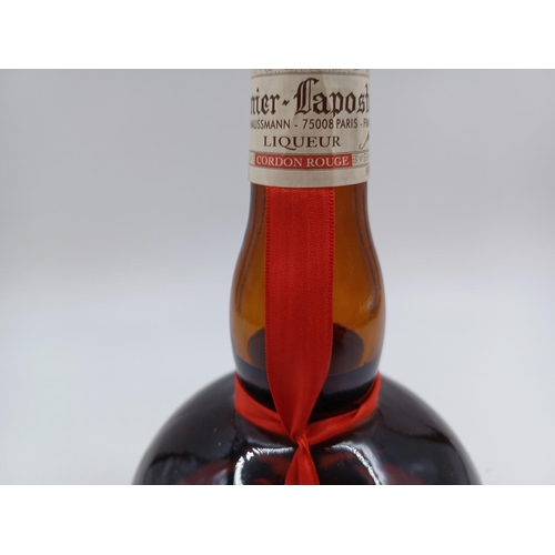 572 - A 1L bottle of Grand Marnier Cordon Rouge orange-flavoured liqueur - bottled at 40%