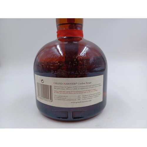 572 - A 1L bottle of Grand Marnier Cordon Rouge orange-flavoured liqueur - bottled at 40%