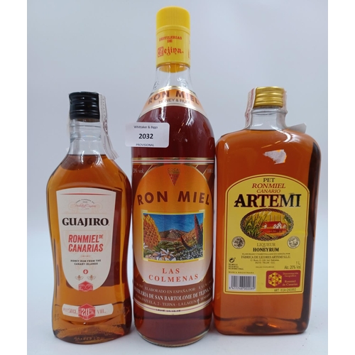 578 - Three bottles of honey rum liqueur, one 1L Artemi, one 1L Las Colmenas and one one 50cl Guajiro - al... 