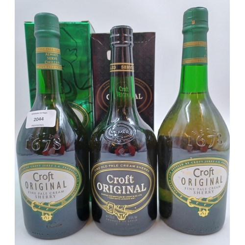 592 - Three bottles of Croft Original Pale Cream sherry, one boxed 75cl, one boxed 70cl and one 75cl - all... 