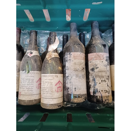 635 - Fourteen bottles of wine to include four 75cl Bulgarian Cabernet Sauvignon, four 75cl 1990 Hungarian... 