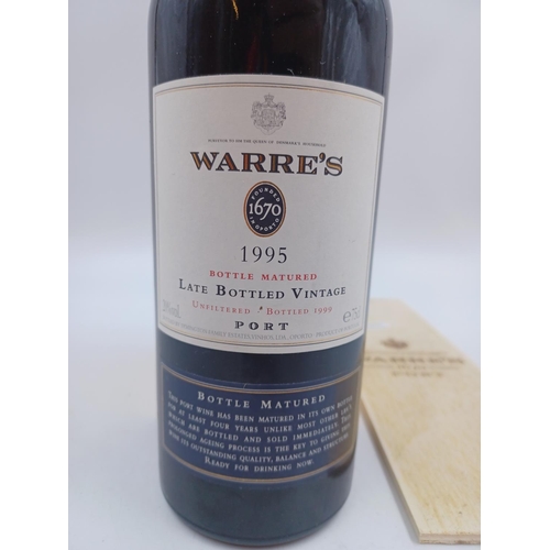 582 - A boxed 75cl bottle of 1995 Warre's Late Bottled Vintage Port - bottled at 20%