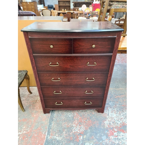 121 - A Silentnight Cabinets mahogany effect chest of two short over four long drawers - approx. 109cm hig... 